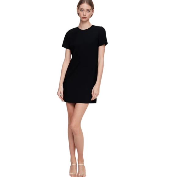 Aritzia Dresses & Skirts - Aritzia Babaton Black Patricio Crepe Tshirt Dress